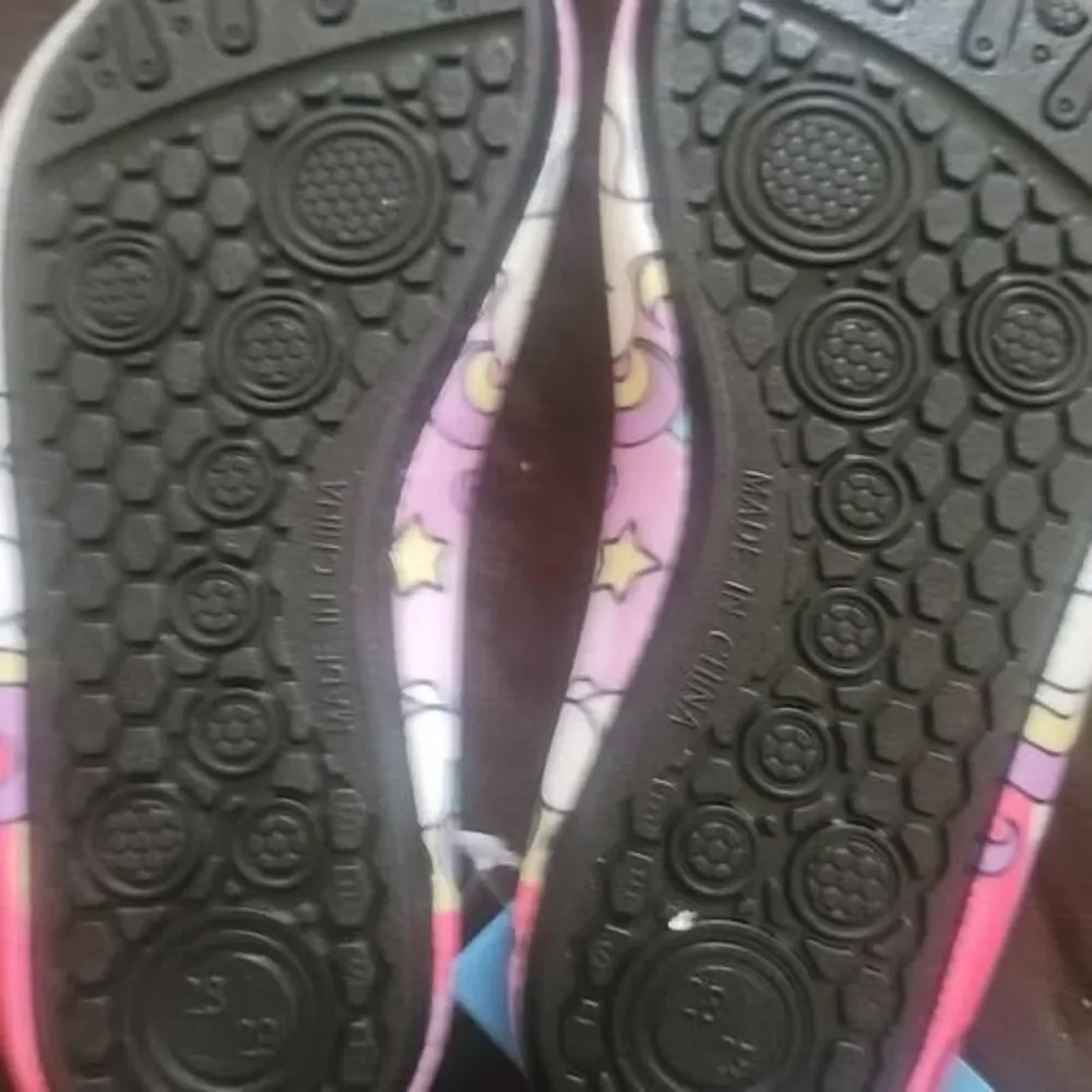 Unicorn toddler water shoes us 5/6